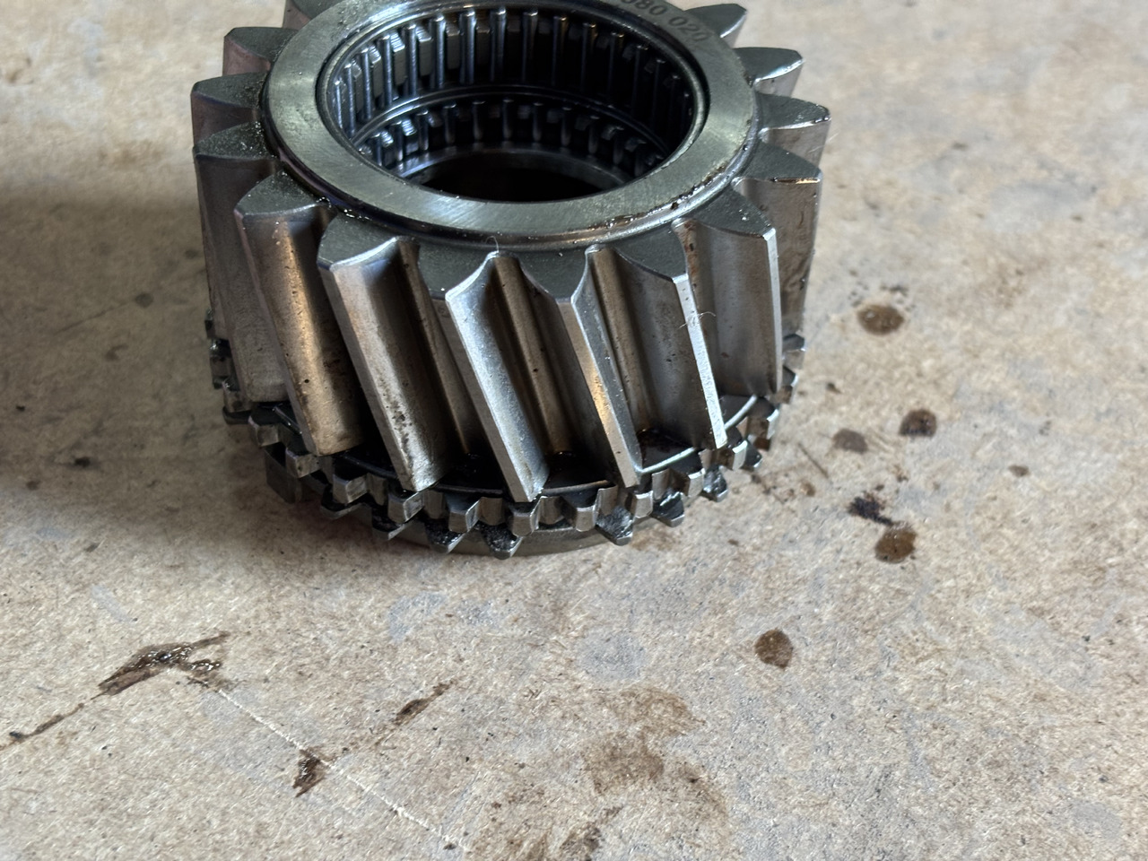 Fendt 307 308 309 310 311 312 Koło Zębate Walcowe 312100080020 - Transmisión para Maquinaria agrícola: foto 2 Fendt 307 308 309 310 311 312 Koło Zębate Walcowe 312100080020 - Transmisión para Maquinaria agrícola: foto 2