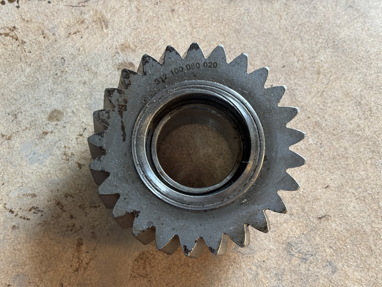 Fendt 307 308 309 310 311 312 Koło Zębate Walcowe 312100080020 - Transmisión para Maquinaria agrícola: foto 1 Fendt 307 308 309 310 311 312 Koło Zębate Walcowe 312100080020 - Transmisión para Maquinaria agrícola: foto 1