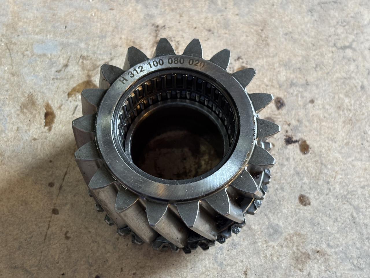 Fendt 307 308 309 310 311 312 Koło Zębate Walcowe 312100080020 - Transmisión para Maquinaria agrícola: foto 1 Fendt 307 308 309 310 311 312 Koło Zębate Walcowe 312100080020 - Transmisión para Maquinaria agrícola: foto 1