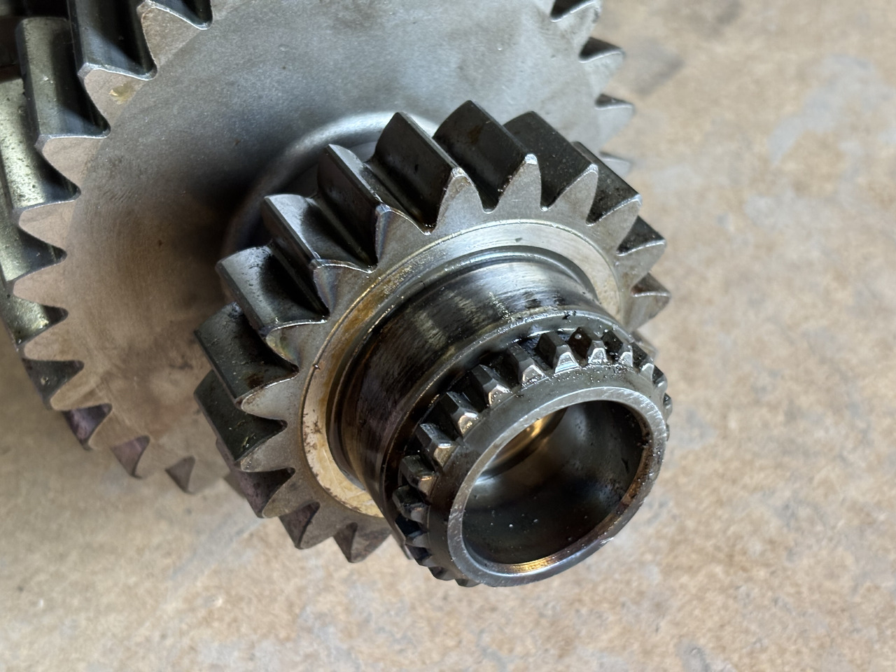 Fendt 307 308 309 310 311 312 LSA Potrójne koło zębate 312100080050 - Transmisión para Maquinaria agrícola: foto 3 Fendt 307 308 309 310 311 312 LSA Potrójne koło zębate 312100080050 - Transmisión para Maquinaria agrícola: foto 3