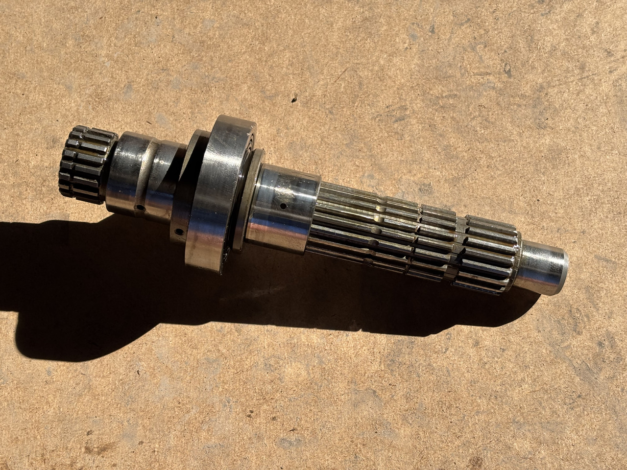 Fendt 307 308 309 310 311 312 Wałek Zębaty 205116080060 - Transmisión para Maquinaria agrícola: foto 1 Fendt 307 308 309 310 311 312 Wałek Zębaty 205116080060 - Transmisión para Maquinaria agrícola: foto 1