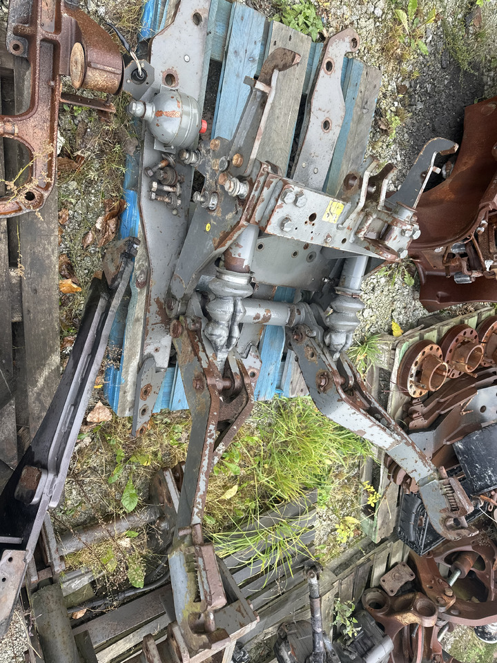 Fendt 309 - 312 przedni tuz przedni podnośnik - Cargador frontal para tractor: foto 3 Fendt 309 - 312 przedni tuz przedni podnośnik - Cargador frontal para tractor: foto 3