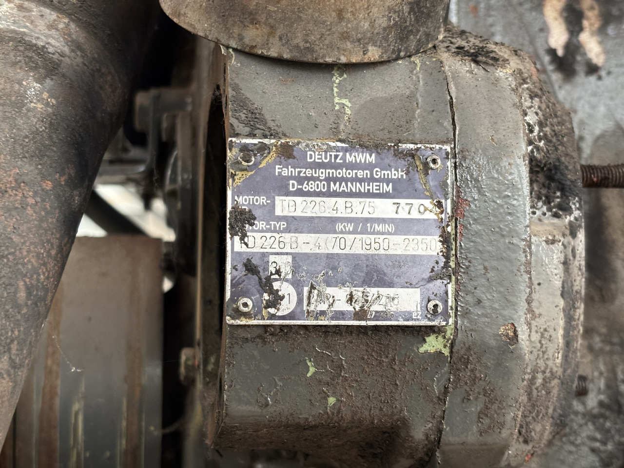 Fendt 309 Deutz TD226-B4 MWM Silnik Blok Pokrywa Obudowa Koło Zamachowe Miska Olejowa CZĘŚCI - Volante de inercia para Maquinaria agrícola: foto 3 Fendt 309 Deutz TD226-B4 MWM Silnik Blok Pokrywa Obudowa Koło Zamachowe Miska Olejowa CZĘŚCI - Volante de inercia para Maquinaria agrícola: foto 3