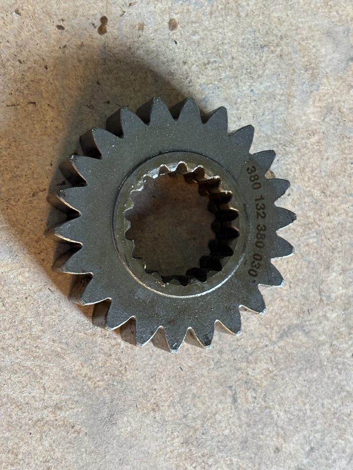 Fendt 310 311 312 Koło Zębate Walcowa 380132380030 - Transmisión para Maquinaria agrícola: foto 1 Fendt 310 311 312 Koło Zębate Walcowa 380132380030 - Transmisión para Maquinaria agrícola: foto 1