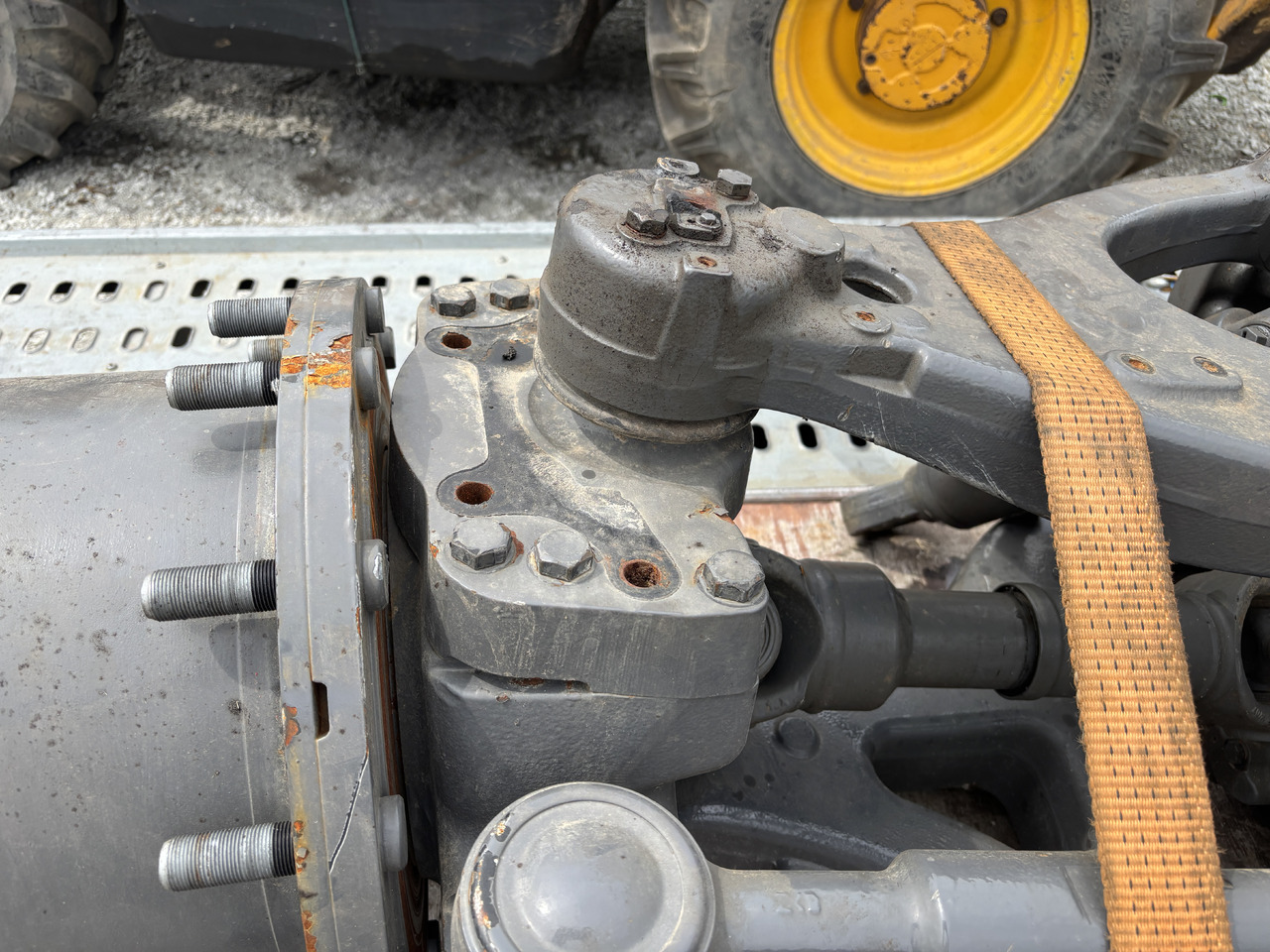 Fendt 936 939 Vario - most przedni CZĘŚCI - zwolnica zwrotnica obudowa siłownik 980/10141854 - Mangueta para Maquinaria agrícola: foto 3 Fendt 936 939 Vario - most przedni CZĘŚCI - zwolnica zwrotnica obudowa siłownik 980/10141854 - Mangueta para Maquinaria agrícola: foto 3