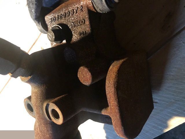 Iveco F4CE04 - Kolektor Wydechowy Koło Pasowe - Colector de escape para Maquinaria agrícola: foto 3 Iveco F4CE04 - Kolektor Wydechowy Koło Pasowe - Colector de escape para Maquinaria agrícola: foto 3