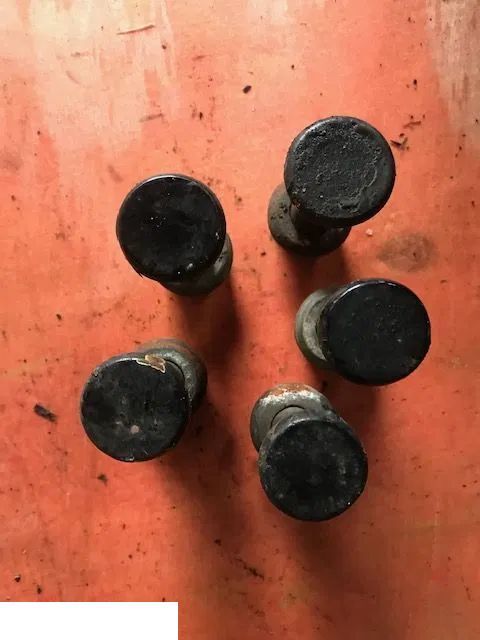 JCB 3cx - Szpilki Koła - Perno de rueda para Maquinaria agrícola: foto 1 JCB 3cx - Szpilki Koła - Perno de rueda para Maquinaria agrícola: foto 1