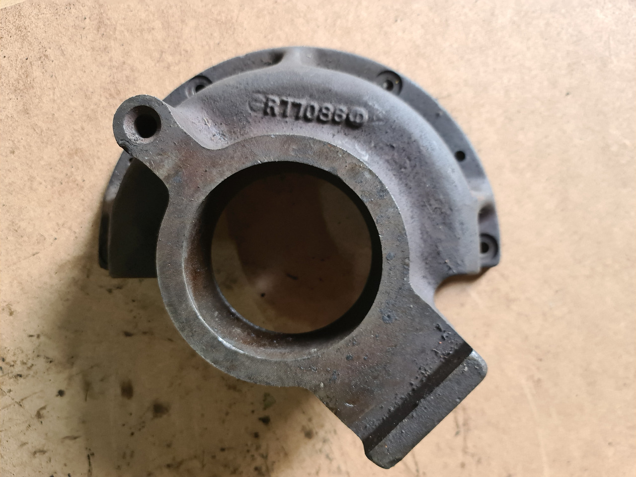 John Deere 4560 4760 4960 Wspornik Podpora Koła Planetarnego R77086 - Caja de cambios y piezas para Maquinaria agrícola: foto 3 John Deere 4560 4760 4960 Wspornik Podpora Koła Planetarnego R77086 - Caja de cambios y piezas para Maquinaria agrícola: foto 3