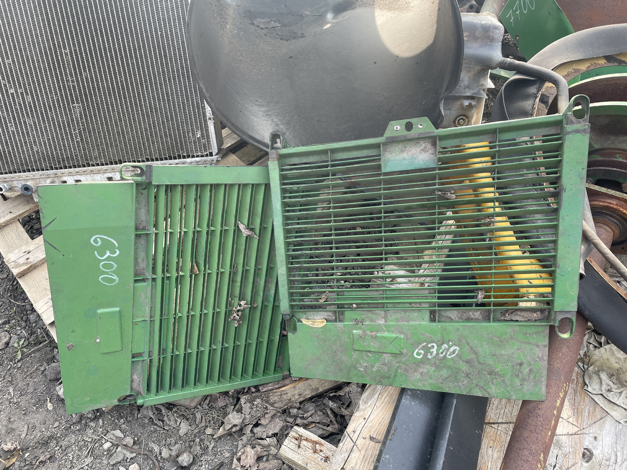 John Deere 6300 - kratka - Parrilla para Maquinaria agrícola: foto 1 John Deere 6300 - kratka - Parrilla para Maquinaria agrícola: foto 1