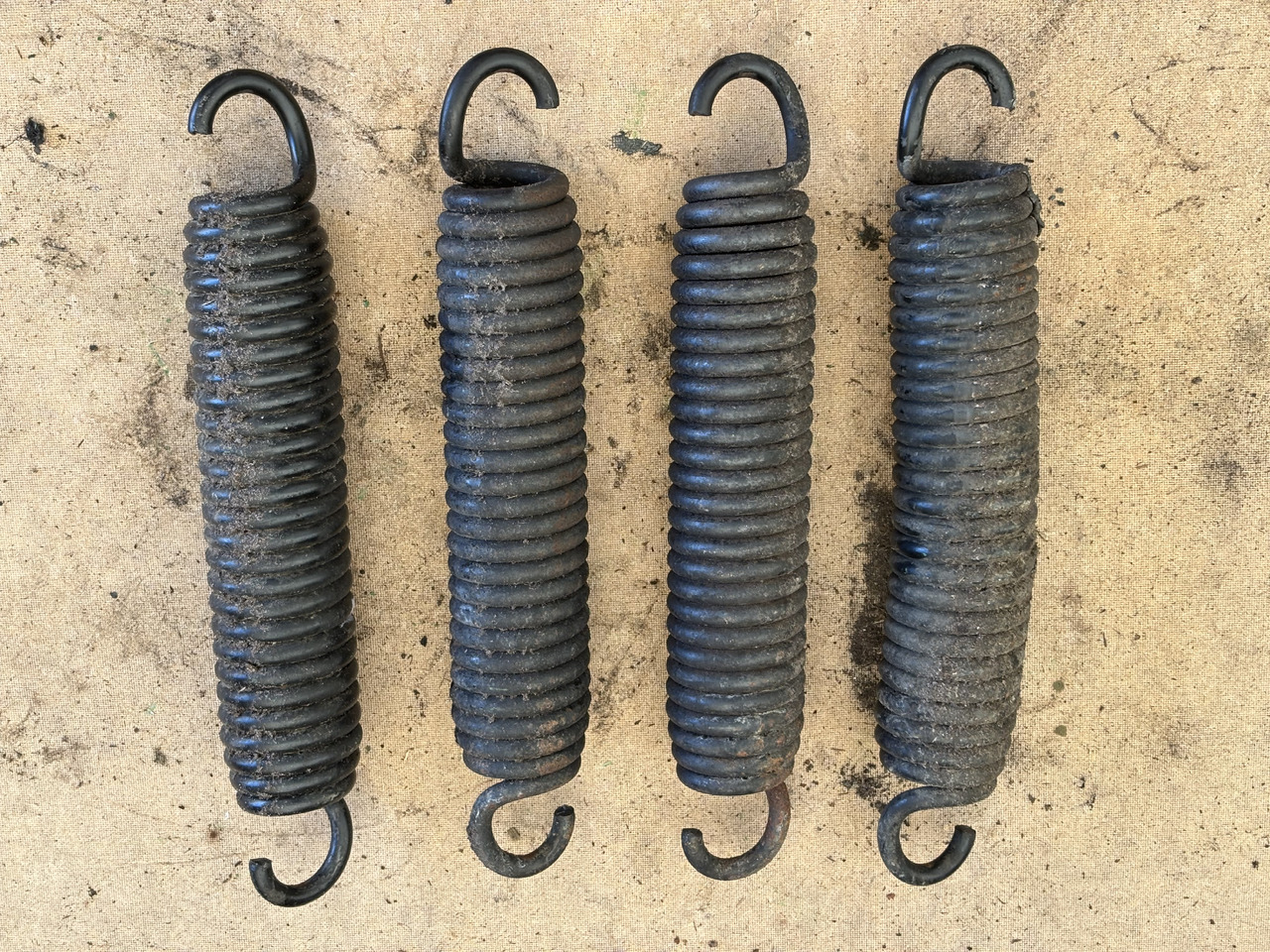 John Deere 6610 6850 7200 7500 7580 Sprężyna x4 Z67236 - Suspensión para Maquinaria agrícola: foto 1 John Deere 6610 6850 7200 7500 7580 Sprężyna x4 Z67236 - Suspensión para Maquinaria agrícola: foto 1