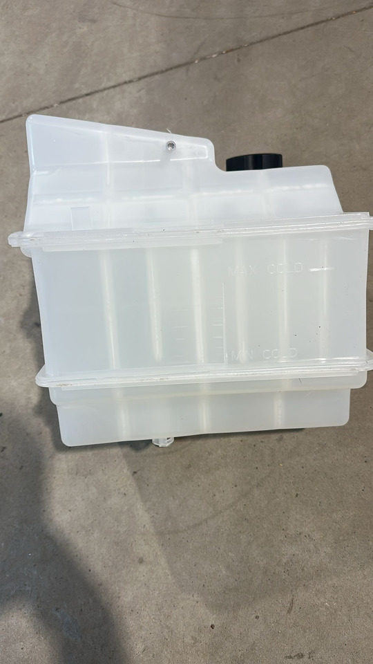 John Deere 7R 7210R 7270R 7230R 7250R 7310R Zbiornik chłodnicy Zbiornik Płynu RE579843 NOWY - Depósito de expansión para Maquinaria agrícola: foto 3 John Deere 7R 7210R 7270R 7230R 7250R 7310R Zbiornik chłodnicy Zbiornik Płynu RE579843 NOWY - Depósito de expansión para Maquinaria agrícola: foto 3