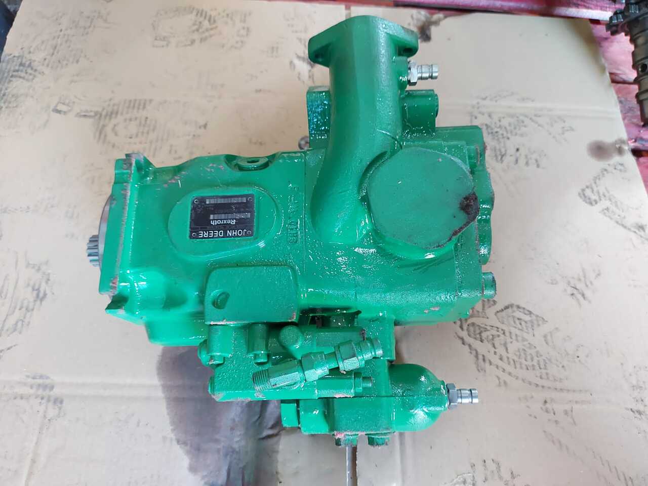 John Deere 8345r - Pompa Hydrauliki RE587646 - Bomba hidráulica para Maquinaria agrícola: foto 1 John Deere 8345r - Pompa Hydrauliki RE587646 - Bomba hidráulica para Maquinaria agrícola: foto 1