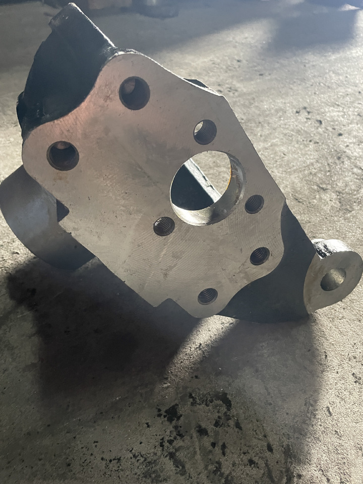 John Deere sieczkarnia 7200 7300 7400 7500 7700 7800 - zwrotnica ER145011 12863 - Mangueta para Maquinaria agrícola: foto 1 John Deere sieczkarnia 7200 7300 7400 7500 7700 7800 - zwrotnica ER145011 12863 - Mangueta para Maquinaria agrícola: foto 1