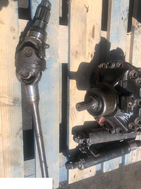 Lamborghini Grand Prix - Atak Obudowa Wkład Mostu Zwolnica Zwrotnica Półoś Most Przedni - Transmisión para Maquinaria agrícola: foto 3 Lamborghini Grand Prix - Atak Obudowa Wkład Mostu Zwolnica Zwrotnica Półoś Most Przedni - Transmisión para Maquinaria agrícola: foto 3