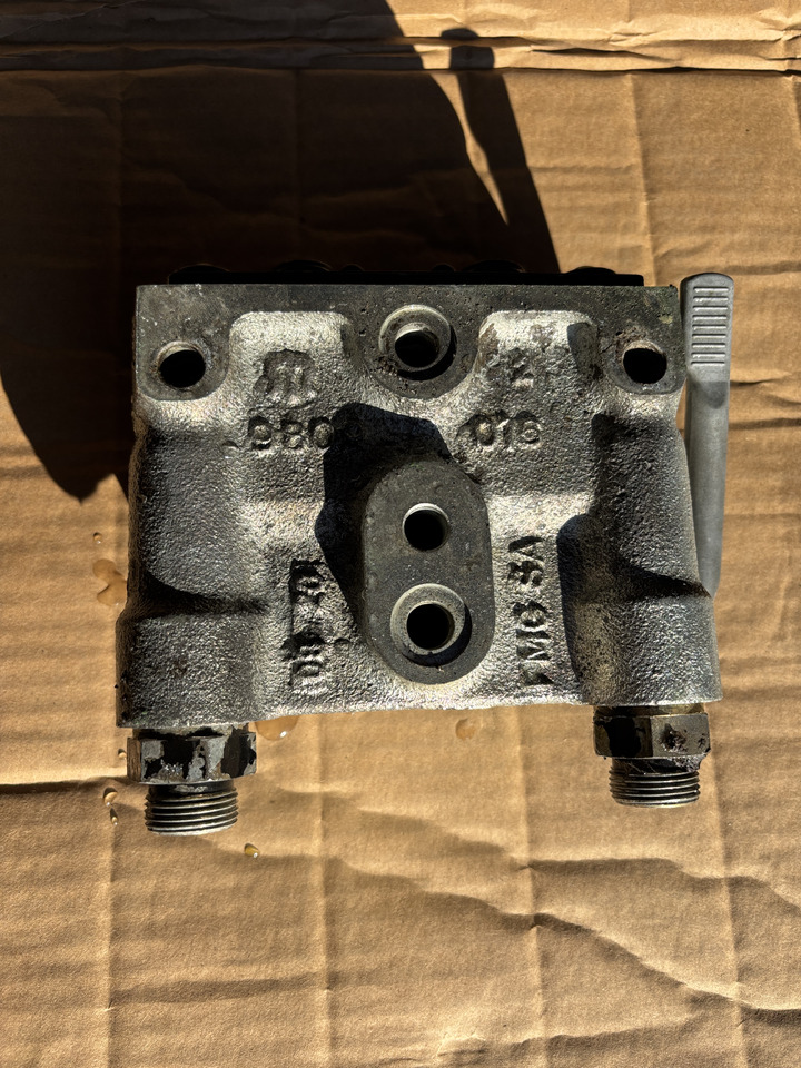 Massey Fergusson - zawór gniazdo hydrauliczne 3796260M1 ACP0307080 - Válvula hidráulica para Maquinaria agrícola: foto 2 Massey Fergusson - zawór gniazdo hydrauliczne 3796260M1 ACP0307080 - Válvula hidráulica para Maquinaria agrícola: foto 2