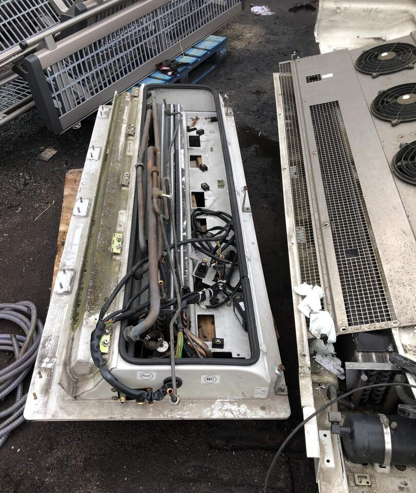 Mercedes Setra Evobus-części róźne/autobus-chłodnica wentylatory klimatyzacji - Pieza de aire acondicionado para Autobús: foto 2 Mercedes Setra Evobus-części róźne/autobus-chłodnica wentylatory klimatyzacji - Pieza de aire acondicionado para Autobús: foto 2