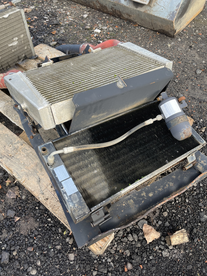 Renault Claas Ares 735 - chłodnica 7700046130 - Radiador para Maquinaria agrícola: foto 2 Renault Claas Ares 735 - chłodnica 7700046130 - Radiador para Maquinaria agrícola: foto 2
