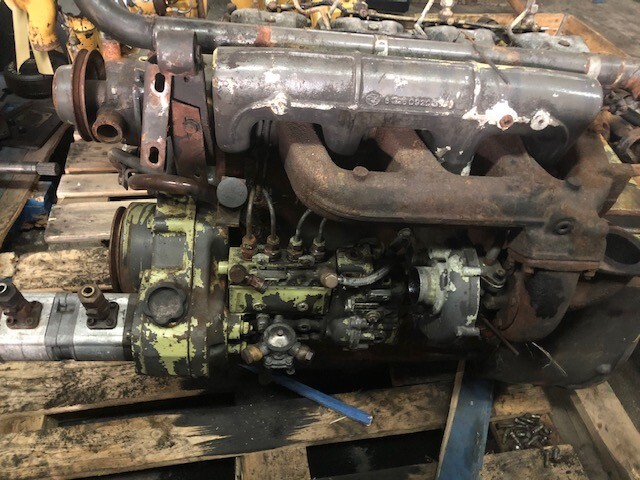 Silnik MWM 226-4 Fendt Renault pompa paliwa słupek czesci głowica - Motor y piezas para Maquinaria agrícola: foto 2 Silnik MWM 226-4 Fendt Renault pompa paliwa słupek czesci głowica - Motor y piezas para Maquinaria agrícola: foto 2