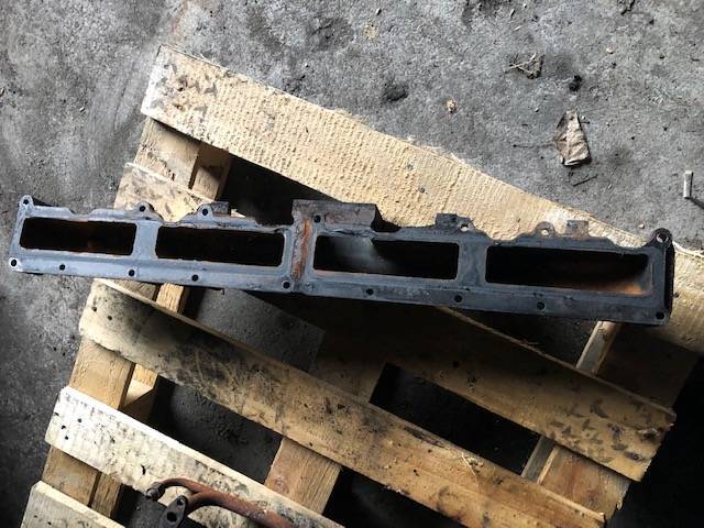 Sisu 84CTA-4V - Kolektor - Motor y piezas para Maquinaria agrícola: foto 4 Sisu 84CTA-4V - Kolektor - Motor y piezas para Maquinaria agrícola: foto 4