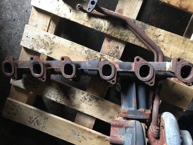 Sisu 84CTA-4V - Kolektor - Motor y piezas para Maquinaria agrícola: foto 2 Sisu 84CTA-4V - Kolektor - Motor y piezas para Maquinaria agrícola: foto 2