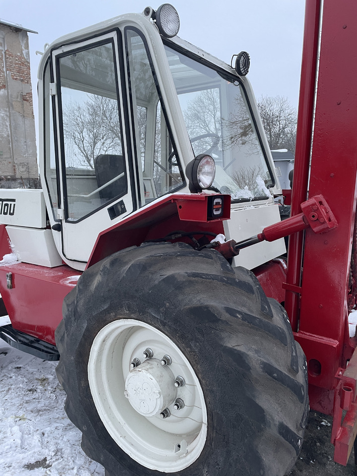 Wózek widłowy Manitou 4x4 54.000zł brutto - Carretilla todo terreno: foto 3 Wózek widłowy Manitou 4x4 54.000zł brutto - Carretilla todo terreno: foto 3