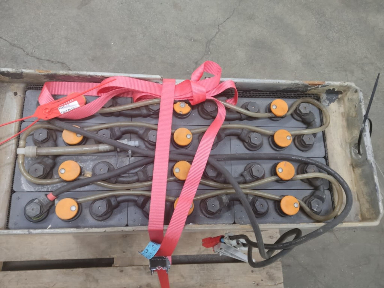 Battery 24V 465Ah - Acumulador para Equipo de manutención: foto 4 Battery 24V 465Ah - Acumulador para Equipo de manutención: foto 4