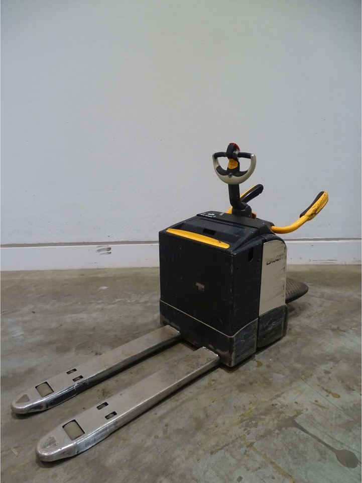 Crown WT3040 - Transpaleta: foto 1 Crown WT3040 - Transpaleta: foto 1