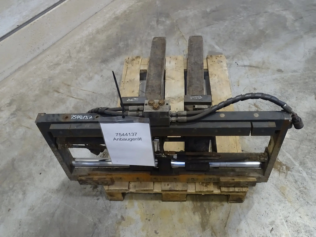 Meyer Fork positioner - Implemento para Equipo de manutención: foto 4 Meyer Fork positioner - Implemento para Equipo de manutención: foto 4