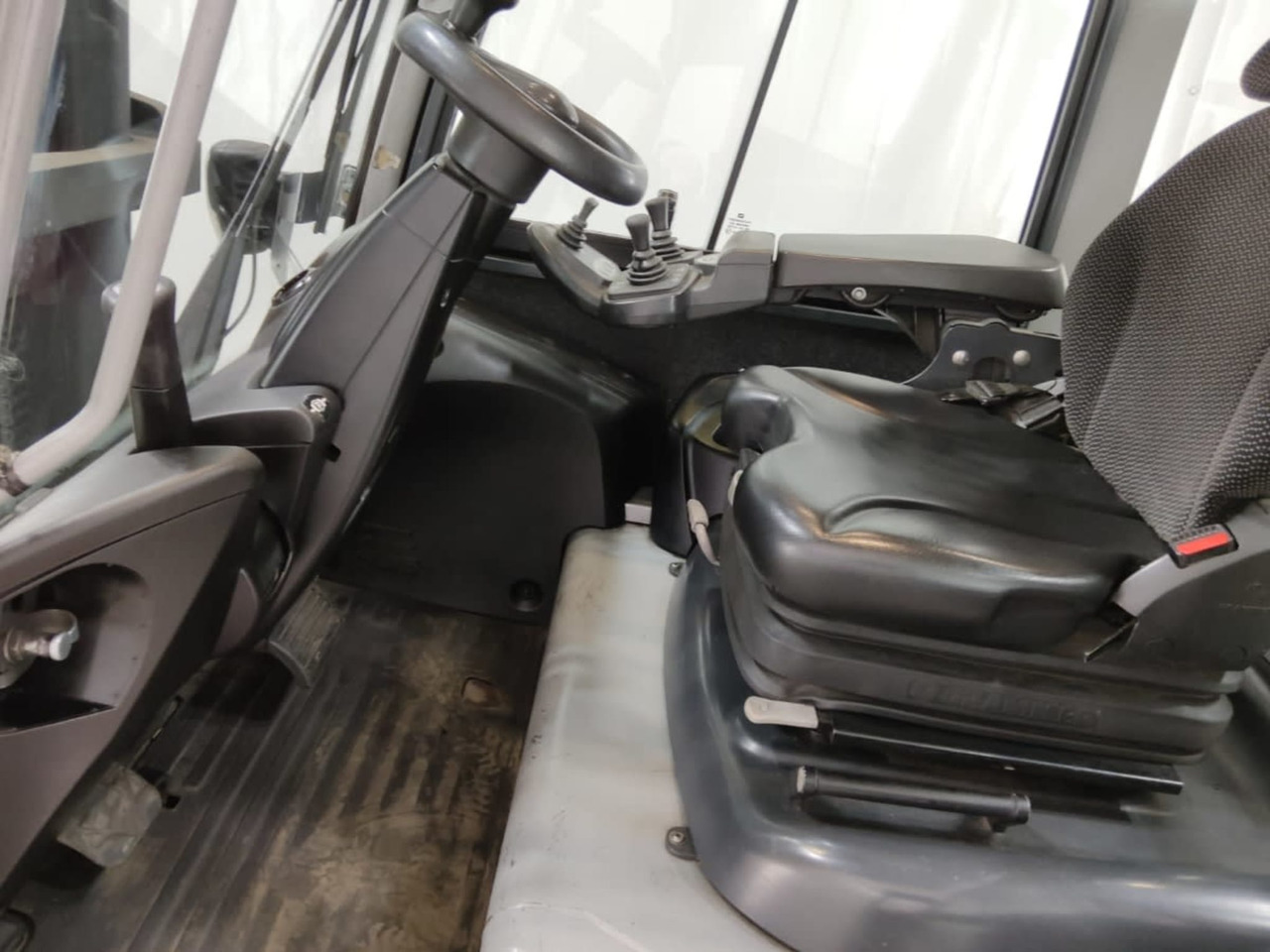 STILL RX60-70 - Carretilla elevadora eléctrica: foto 3 STILL RX60-70 - Carretilla elevadora eléctrica: foto 3