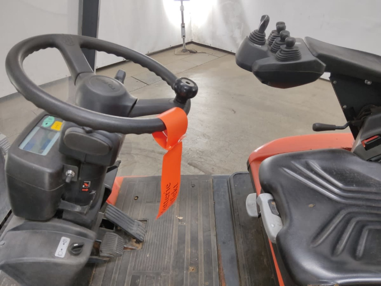 Toyota 7FBMF30 - Carretilla elevadora eléctrica: foto 4 Toyota 7FBMF30 - Carretilla elevadora eléctrica: foto 4