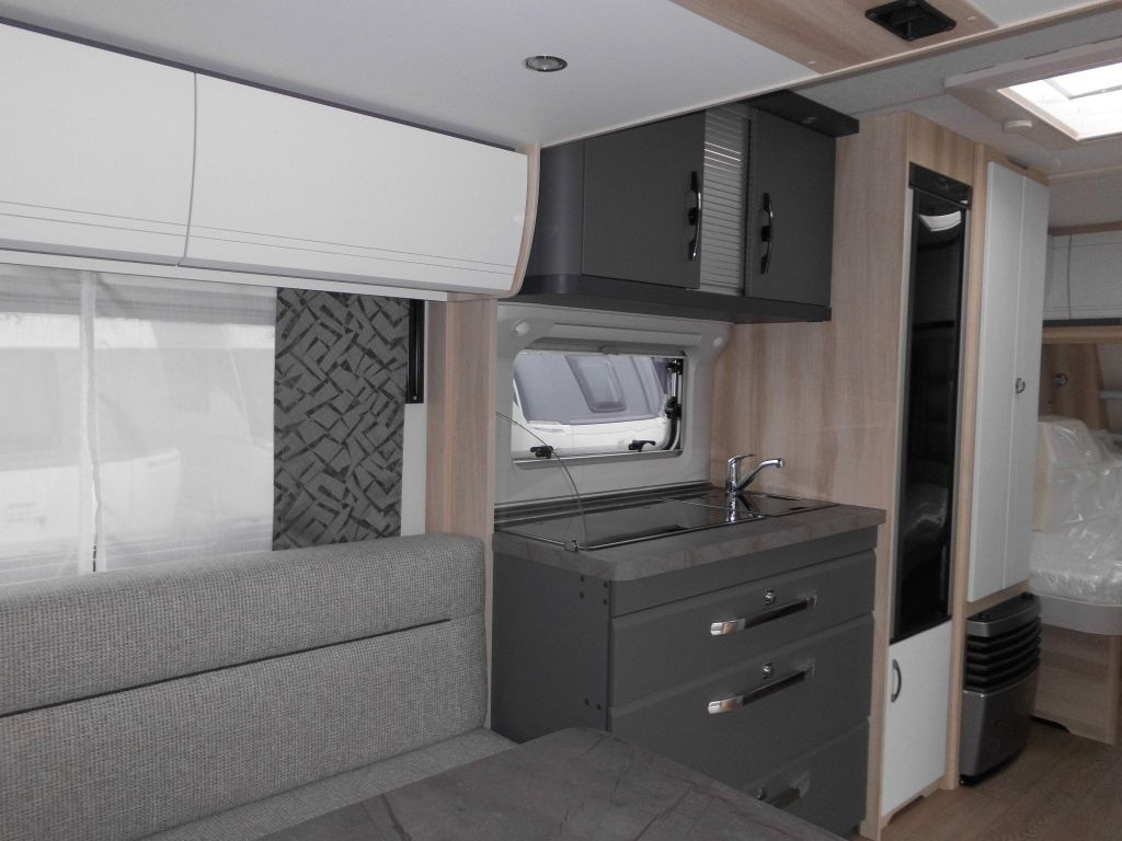 Caravana nuevo Hobby De Luxe 515 UHL 2025 2000kg. AUTARK AMBIENTE: foto 20