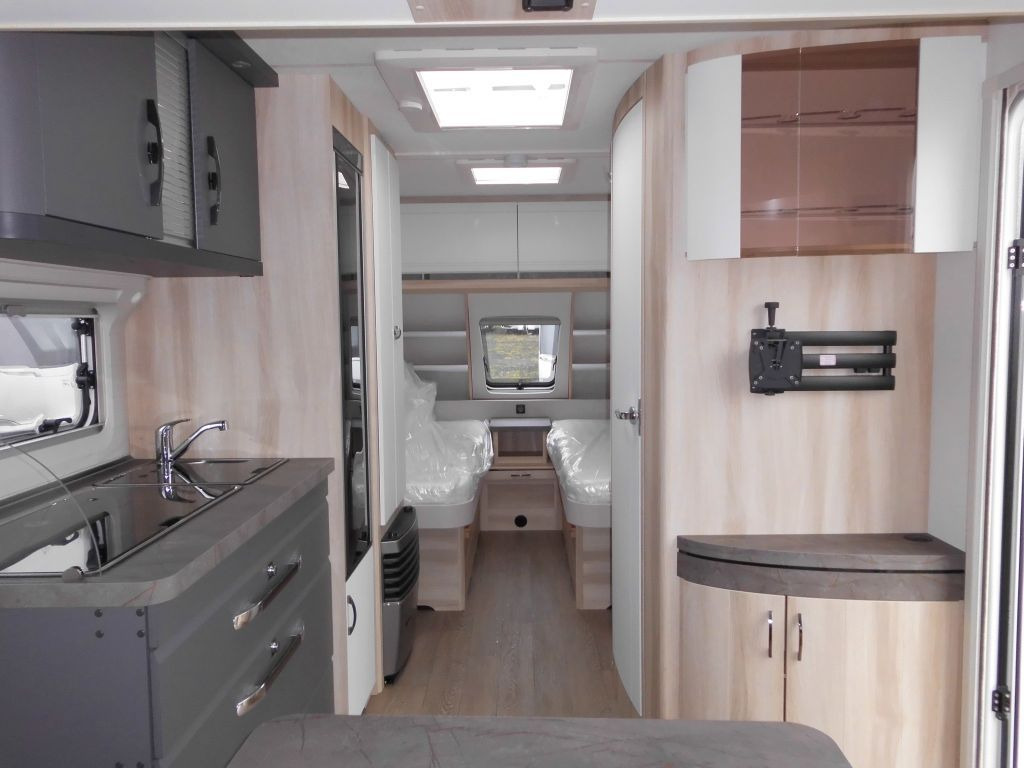Caravana nuevo Hobby De Luxe 515 UHL 2025 2000kg. AUTARK AMBIENTE: foto 21