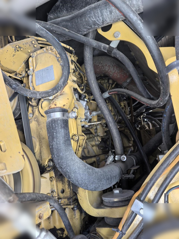 2010 CATERPILLAR AP-655D - Pavimentadora de asfalto: foto 2 2010 CATERPILLAR AP-655D - Pavimentadora de asfalto: foto 2