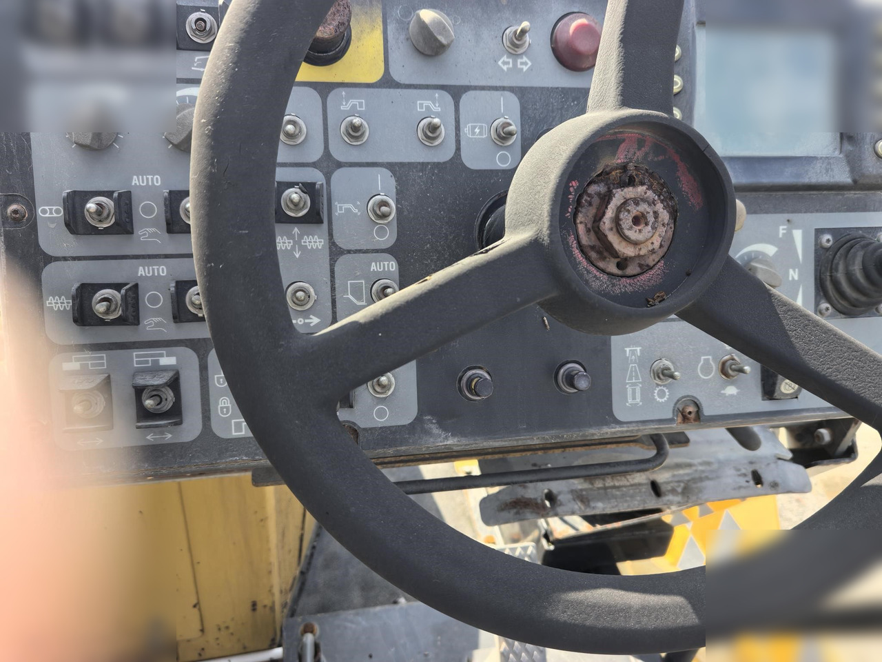 2010 CATERPILLAR AP-655D - Pavimentadora de asfalto: foto 5 2010 CATERPILLAR AP-655D - Pavimentadora de asfalto: foto 5