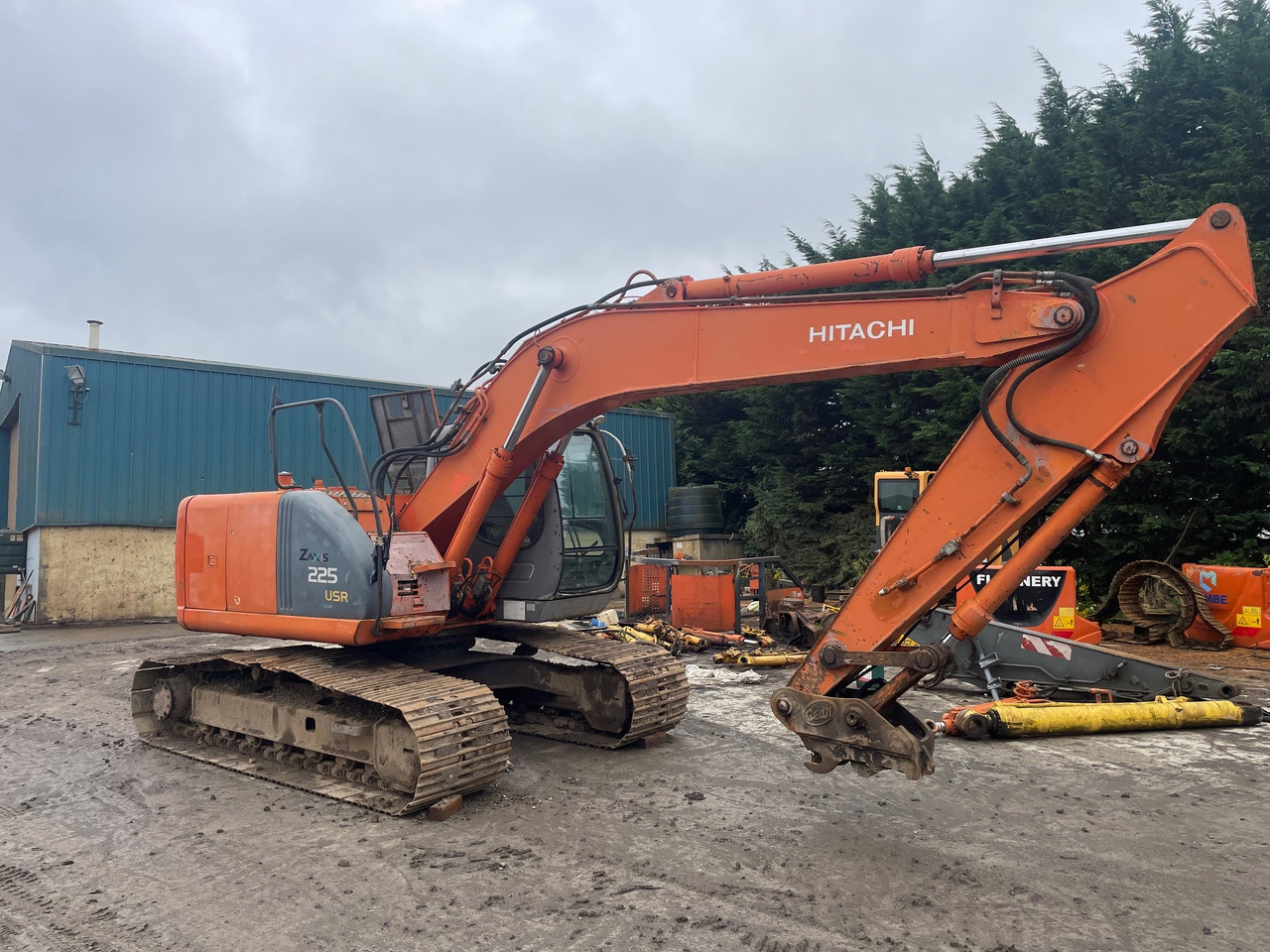 HITACHI ZX225USLC - Excavadora de cadenas: foto 4 HITACHI ZX225USLC - Excavadora de cadenas: foto 4