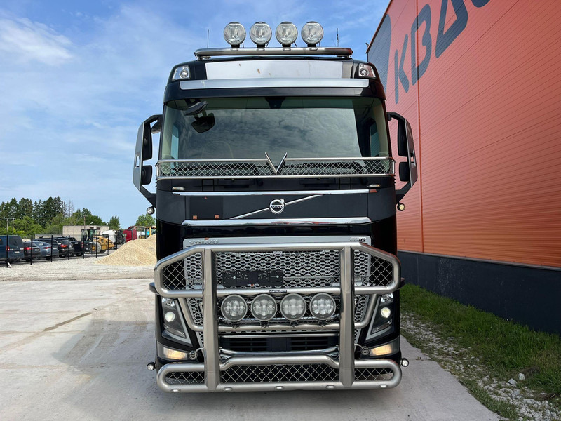 Volvo FH 16 750 6x4 GCW 76 ton / TANDEM AXLE LIFT - Cabeza tractora: foto 2 Volvo FH 16 750 6x4 GCW 76 ton / TANDEM AXLE LIFT - Cabeza tractora: foto 2