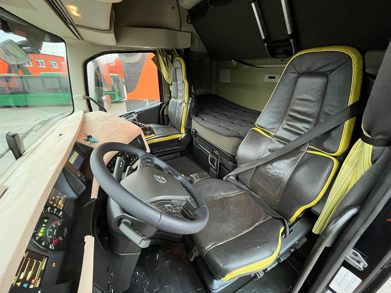 Cabeza tractora Volvo FH 16 750 6x4 GCW 80 ton / RETARDER / HYDRAULICS / TANDEM AXLE LIFT: foto 18 Cabeza tractora Volvo FH 16 750 6x4 GCW 80 ton / RETARDER / HYDRAULICS / TANDEM AXLE LIFT: foto 18