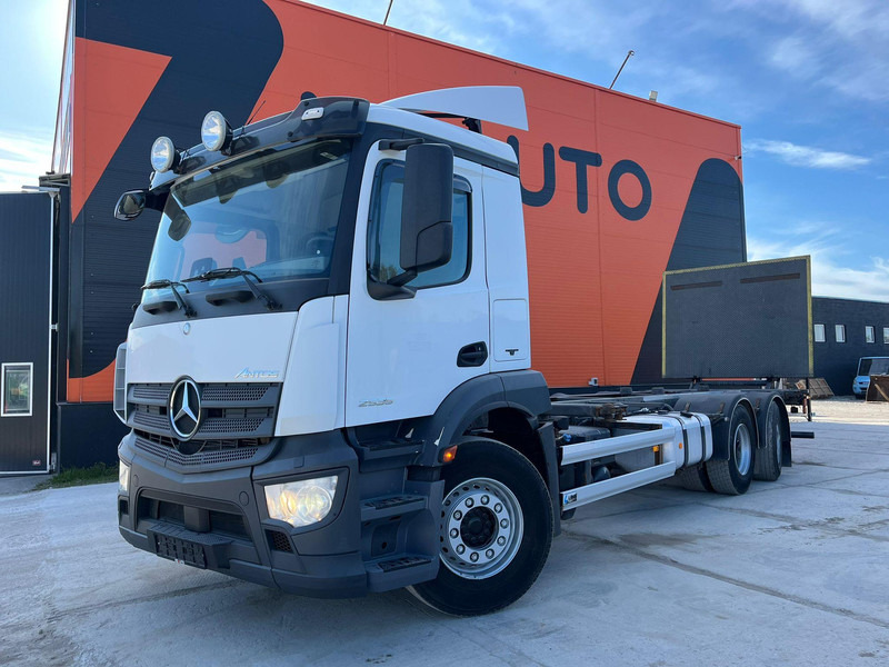 Mercedes-Benz Antos 2535 6x2*4 FOR SALE AS CHASSIS L=7788 mm - Camión chasis: foto 2 Mercedes-Benz Antos 2535 6x2*4 FOR SALE AS CHASSIS L=7788 mm - Camión chasis: foto 2