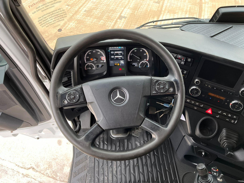 Leasing de Mercedes-Benz Arocs 3242 8x4 PK22002 / RETARDER / SNOW PLOW EQUIPMENT / GRAPPLE Mercedes-Benz Arocs 3242 8x4 PK22002 / RETARDER / SNOW PLOW EQUIPMENT / GRAPPLE: foto 18