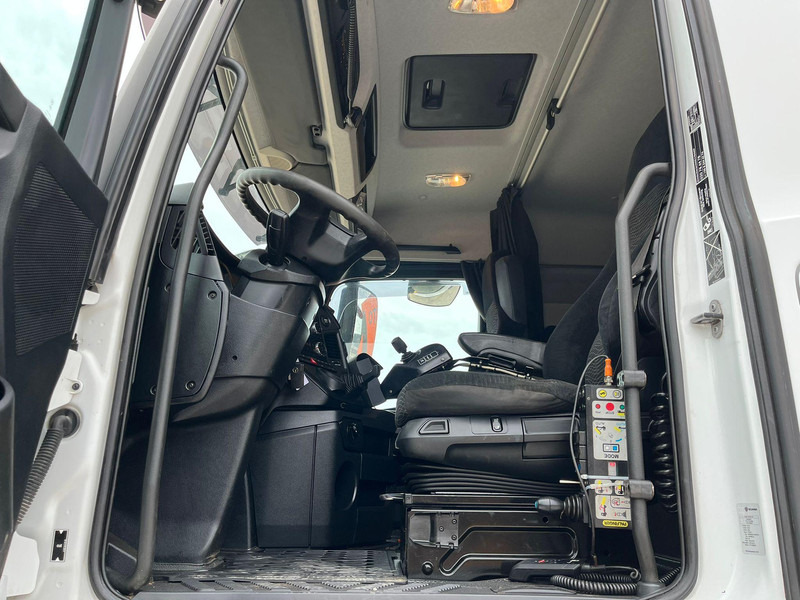 Leasing de Mercedes-Benz Arocs 3242 8x4 PK22002 / RETARDER / SNOW PLOW EQUIPMENT / GRAPPLE Mercedes-Benz Arocs 3242 8x4 PK22002 / RETARDER / SNOW PLOW EQUIPMENT / GRAPPLE: foto 16