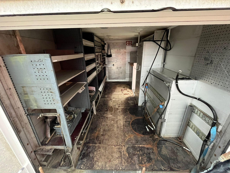 Leasing de Renault D12 4x2 WORKSHOP ON WHEELS / FASSI M30A.13 / BOX L=4459 mm Renault D12 4x2 WORKSHOP ON WHEELS / FASSI M30A.13 / BOX L=4459 mm: foto 15