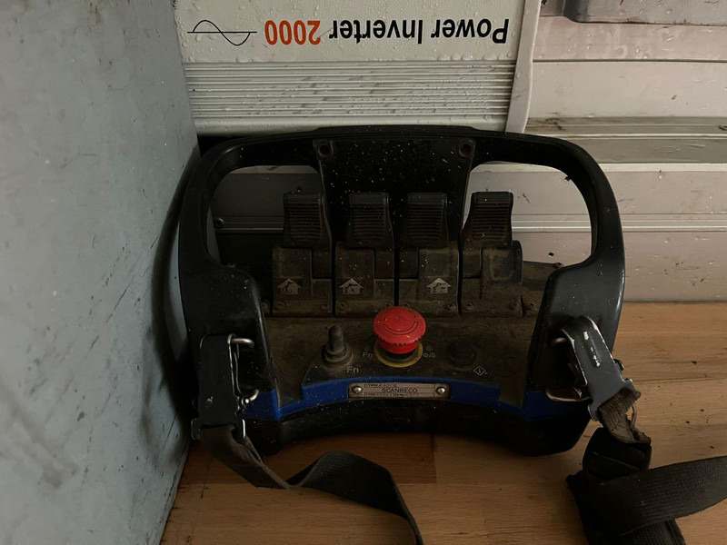 Leasing de Renault D12 4x2 WORKSHOP ON WHEELS / FASSI M30A.13 / BOX L=4459 mm Renault D12 4x2 WORKSHOP ON WHEELS / FASSI M30A.13 / BOX L=4459 mm: foto 13