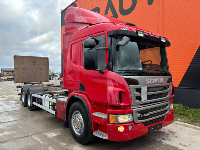 Scania P 440 6x2 FOR SALE AS CHASSIS / RETARDER / CHASSIS L=7741 mm - Camión chasis: foto 4 Scania P 440 6x2 FOR SALE AS CHASSIS / RETARDER / CHASSIS L=7741 mm - Camión chasis: foto 4