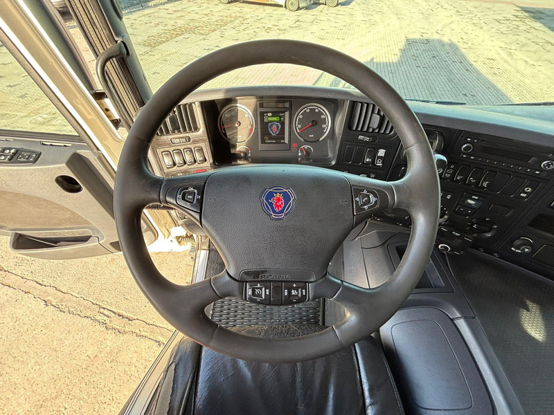 Camión volquete Scania P 440 8x4 RETARDER / FULL STEEL / BOX L=5850 mm: foto 18