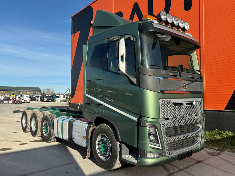 Volvo FH 16 750 8x4/4 PTO / CHASSIS L=7617 mm - Camión chasis: foto 4 Volvo FH 16 750 8x4/4 PTO / CHASSIS L=7617 mm - Camión chasis: foto 4