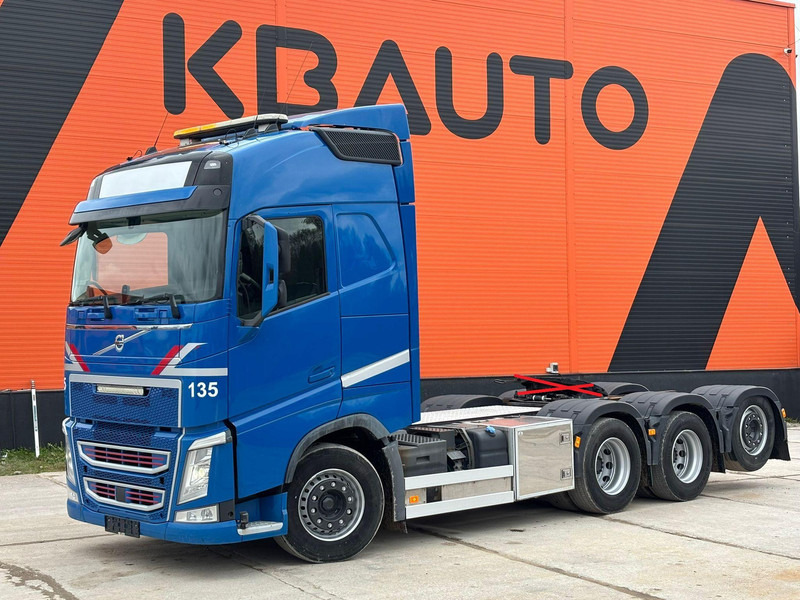 Volvo FH 500 8x4*4 FOR SALE AS CHASSIS / GCW 70 ton / PTO / CHASSIS L=6420 mm - Camión chasis: foto 1 Volvo FH 500 8x4*4 FOR SALE AS CHASSIS / GCW 70 ton / PTO / CHASSIS L=6420 mm - Camión chasis: foto 1