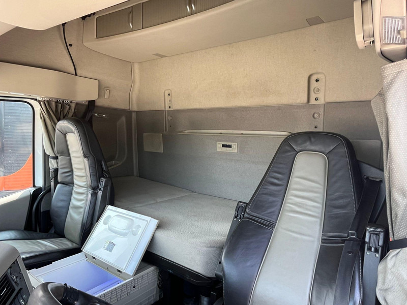 Camión multibasculante Volvo FH 540 8x4*4 AJK 20 ton / L=5700 mm: foto 18 Camión multibasculante Volvo FH 540 8x4*4 AJK 20 ton / L=5700 mm: foto 18