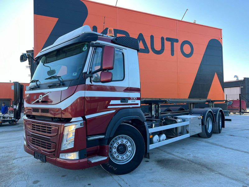 Volvo FM 330 6x2*4 ONLY 57587 km !!! / HYDRAULICS / CHASSIS L=7740 MM - Camión chasis: foto 2 Volvo FM 330 6x2*4 ONLY 57587 km !!! / HYDRAULICS / CHASSIS L=7740 MM - Camión chasis: foto 2
