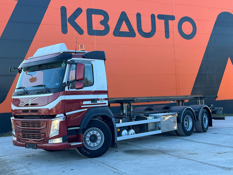 Volvo FM 330 6x2*4 ONLY 57587 km !!! / HYDRAULICS / CHASSIS L=7740 MM - Camión portacontenedore/ Intercambiable: foto 1 Volvo FM 330 6x2*4 ONLY 57587 km !!! / HYDRAULICS / CHASSIS L=7740 MM - Camión portacontenedore/ Intercambiable: foto 1