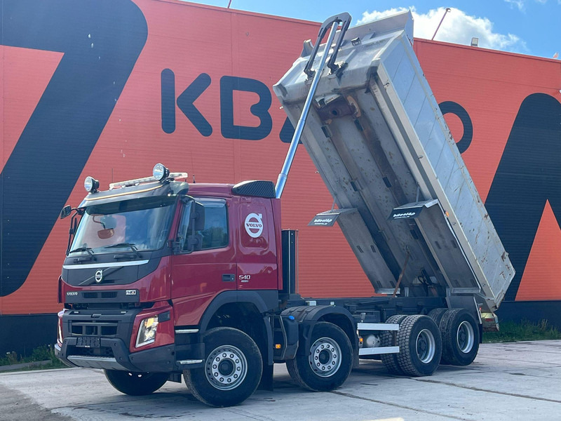 Volvo FMX 540 8x4 RETARDER / TANDEM AXLE LIFT / BIG AXLES - Camión volquete: foto 2 Volvo FMX 540 8x4 RETARDER / TANDEM AXLE LIFT / BIG AXLES - Camión volquete: foto 2